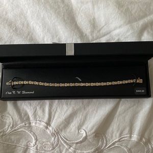 1/4ct W. Diamond link bracelet